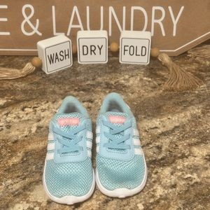 Adidas tennis shoes girls size 7